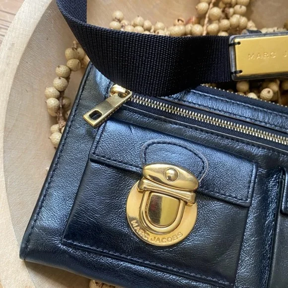 Authentic Rare Marc Jacobs Black/Gold Continental Wallet with Shoulder Strap - Picture 4 of 14